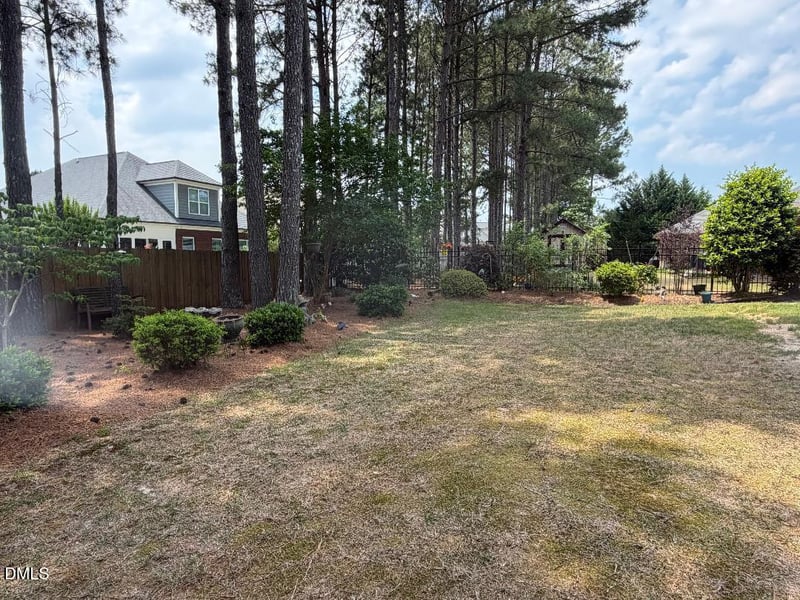 522 Sippihaw Oaks Dr, Fuquay Varina, NC 27526