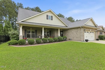 522 Sippihaw Oaks Dr, Fuquay Varina, NC 27526