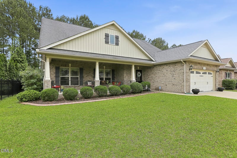 522 Sippihaw Oaks Dr, Fuquay Varina, NC 27526