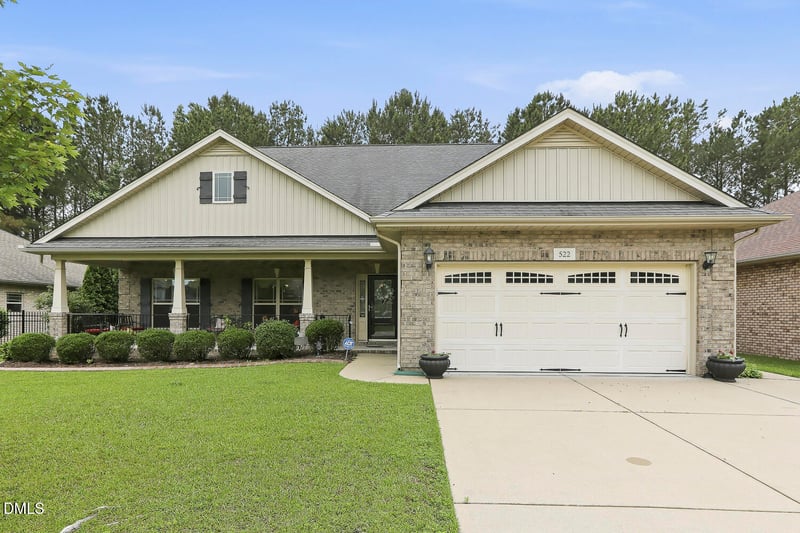 522 Sippihaw Oaks Dr, Fuquay Varina, NC 27526