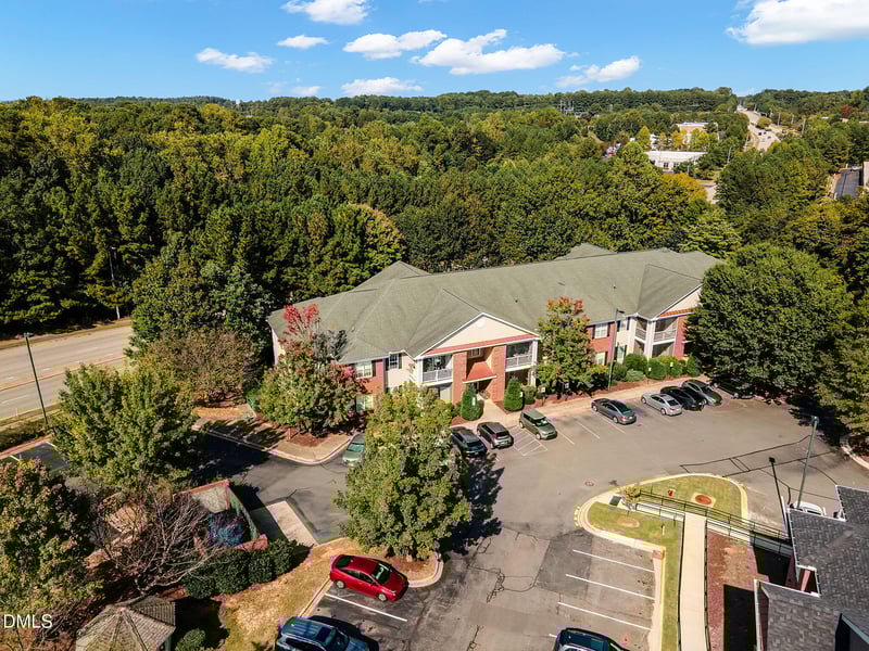 522 Weather Ridge Ln, Cary, NC 27513
