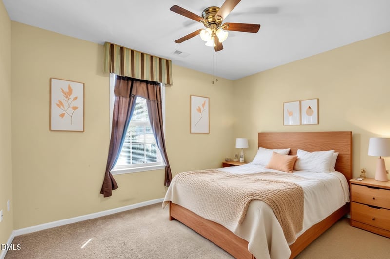 522 Weather Ridge Ln, Cary, NC 27513