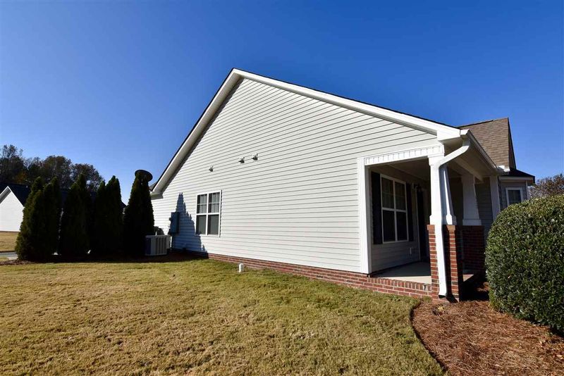 522 Winding Wood Dr, Clayton, NC 27520