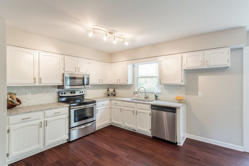 5220 Lorbacher Rd, Apex, NC 27539