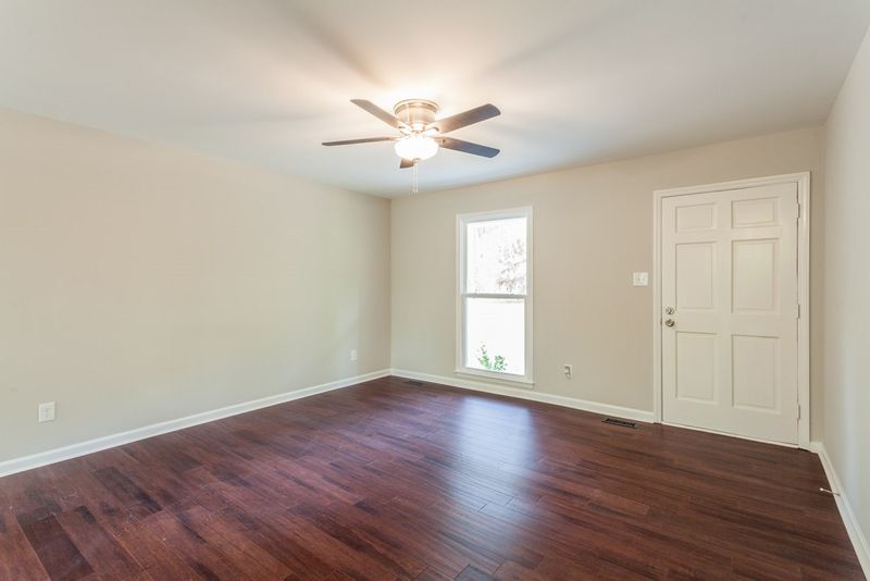 5220 Lorbacher Rd, Apex, NC 27539
