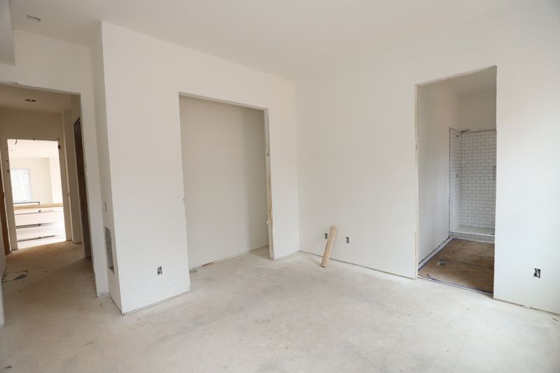 5220 Milner Dr, Raleigh, NC 27606