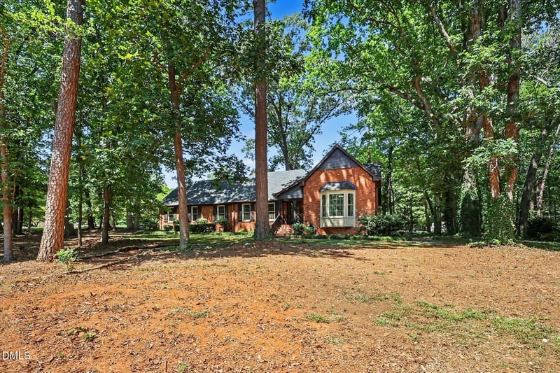 5221 Dutchman Dr, Raleigh, NC 27606