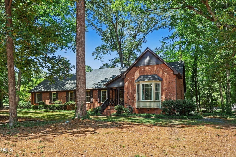 5221 Dutchman Dr, Raleigh, NC 27606