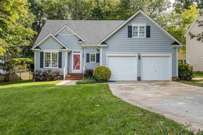 5221 Fairmead Cir, Raleigh, NC 27613