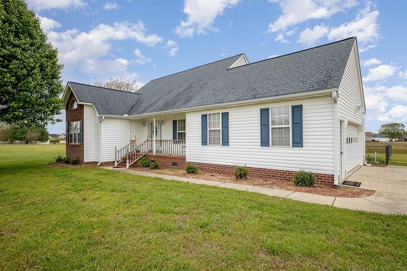 5221 Wayne Memorial Dr, Goldsboro, NC 27534