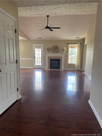 5223 Woodpecker Dr, Hope Mills, NC 28348