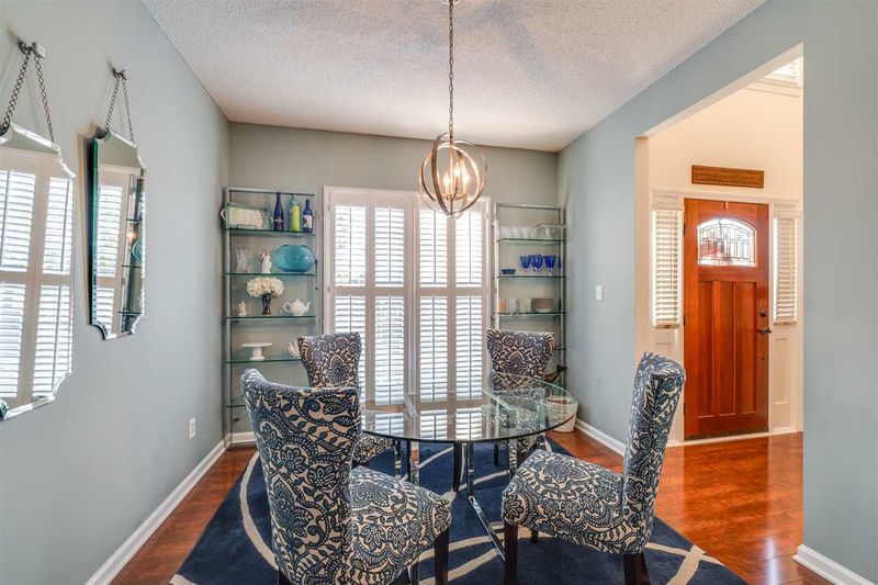 5224 Calverton Dr, Raleigh, NC 27613