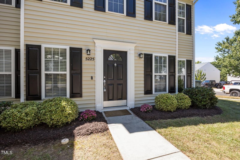 5225 Dilbagh Dr, Durham, NC 27703