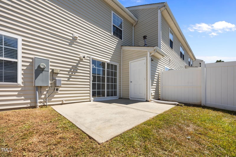 5225 Dilbagh Dr, Durham, NC 27703