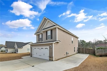 5227 Goshawk Dr, Hope Mills, NC 28348