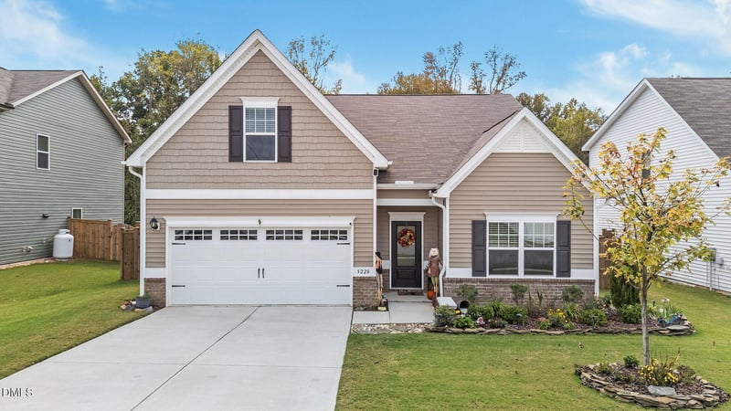 5228 Trilogy Farm Dr, Raleigh, NC 27603