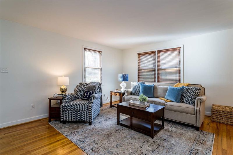 523 Barksdale Dr, Raleigh, NC 27604