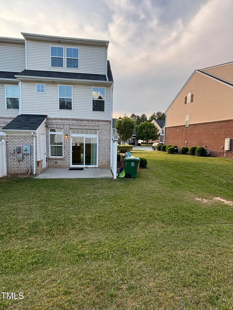 523 Berry Chase Way, Cary, NC 27519