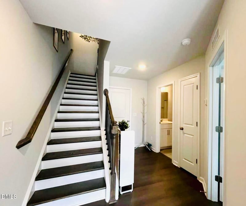 523 Deercroft Dr, Apex, NC 27539