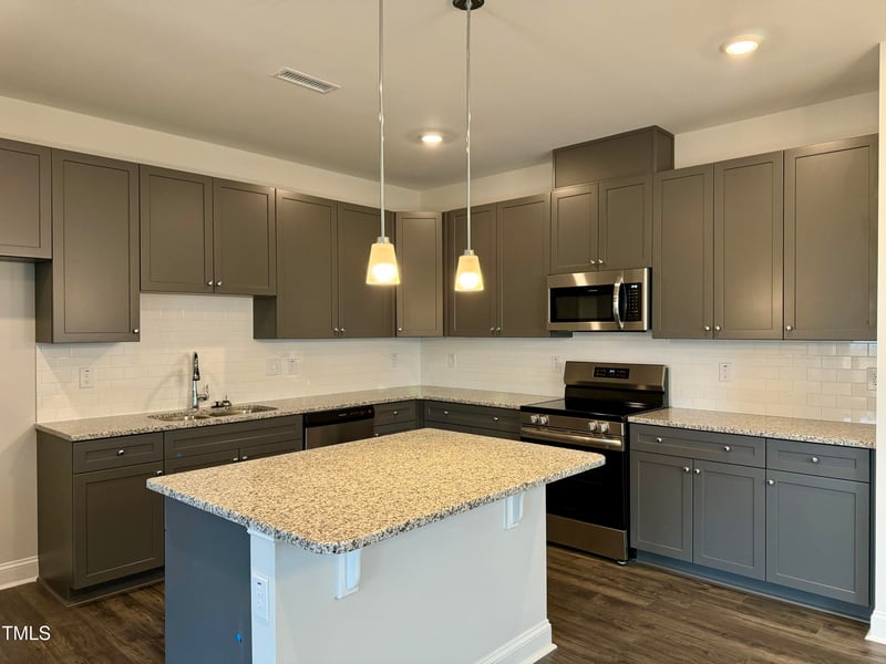 523 Eversden Dr, Zebulon, NC 27597