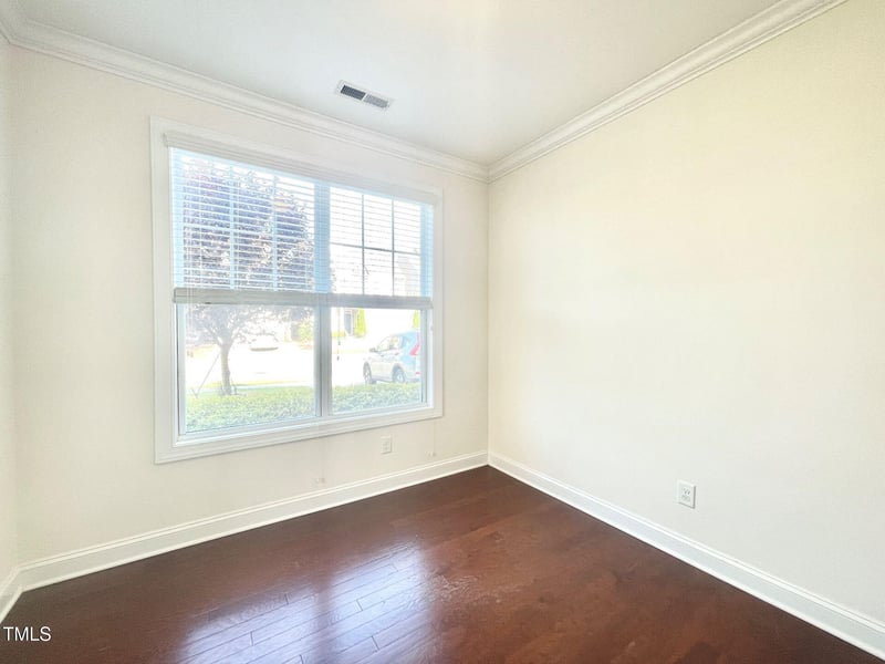 523 Finnbar Dr, Cary, NC 27519