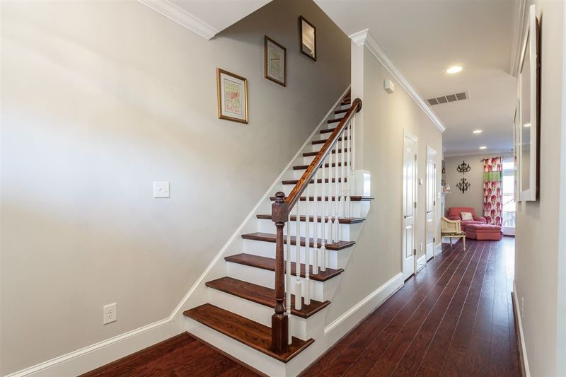 523 Ledbetter Ct, Raleigh, NC 27608