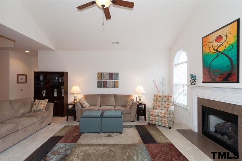 523 Mckirkland Ct, Cary, NC 27511