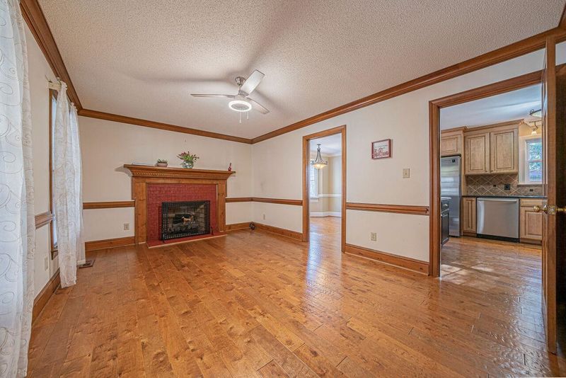 523 Somerset Dr, Zebulon, NC 27597