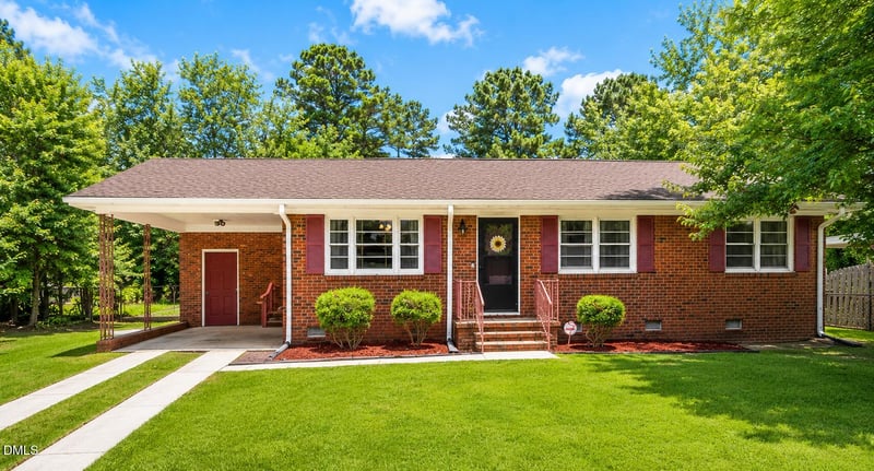 5233 Butternut Dr, Fayetteville, NC 28304