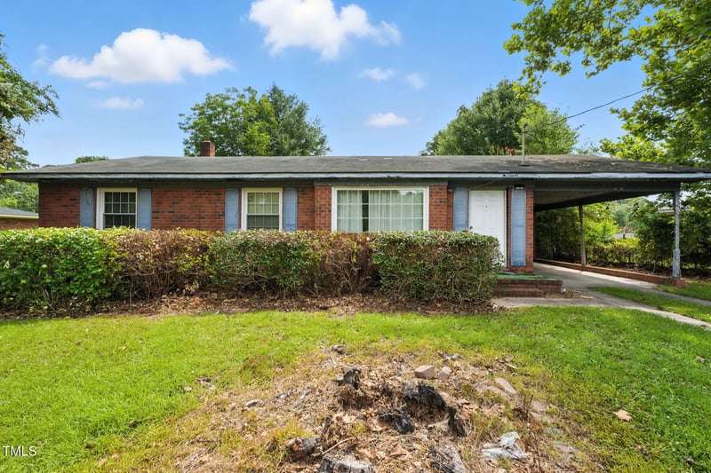 5233 Pala Verde Dr, Fayetteville, NC 28304