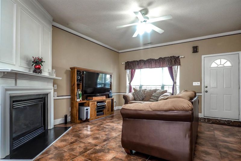 5234 Mallard Grove Dr, Raleigh, NC 27616