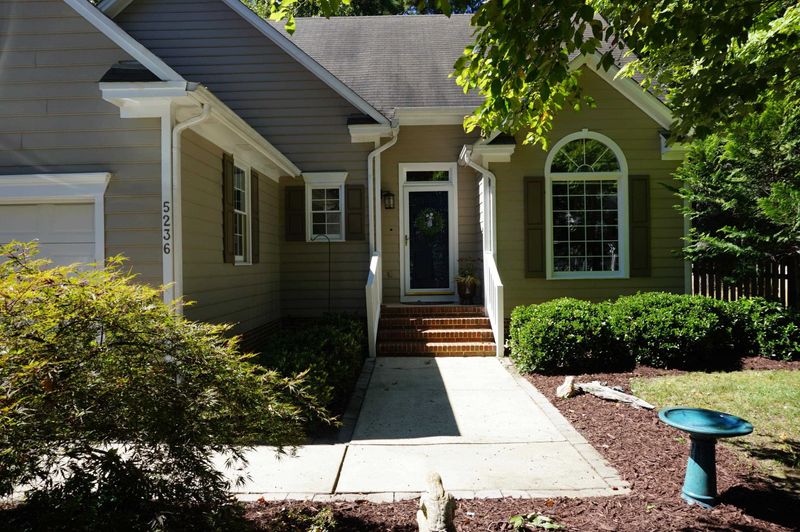 5236 Fairmead Cir, Raleigh, NC 27613