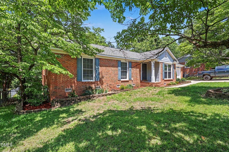 5236 Flat Rock Dr, Fayetteville, NC 28311