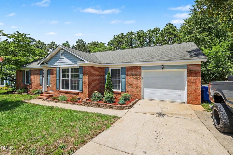 5236 Flat Rock Dr, Fayetteville, NC 28311