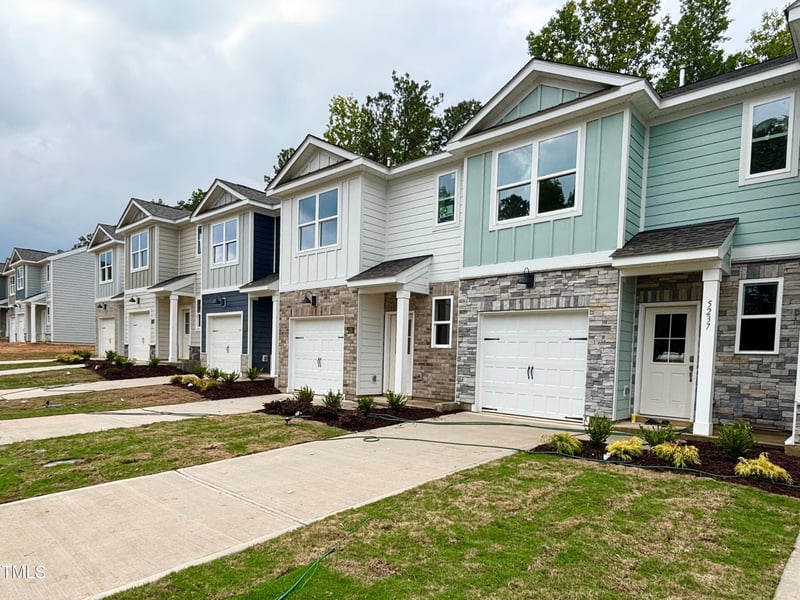 5239 Red Crimson Dr, Willow Springs, NC 27592