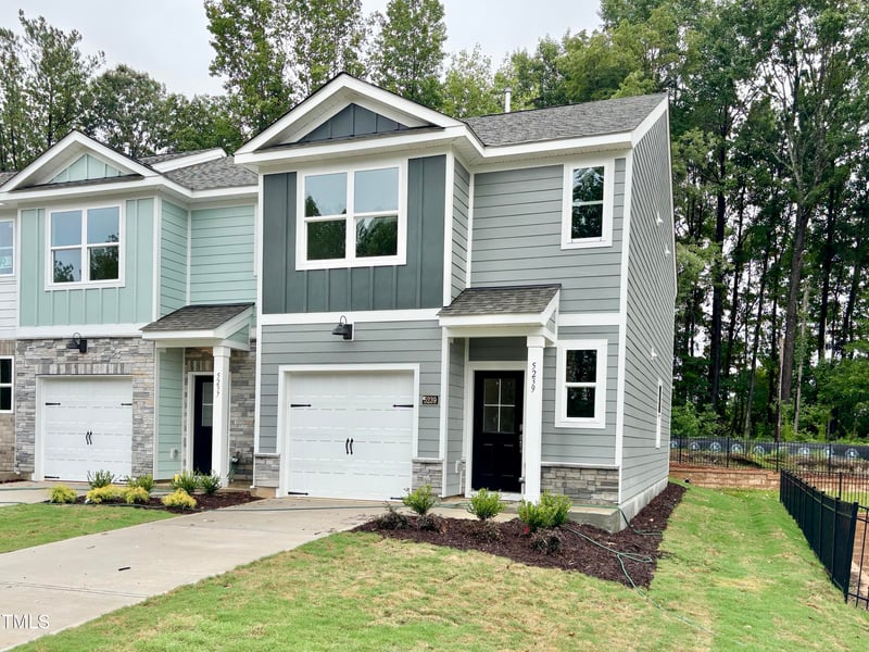 5239 Red Crimson Dr, Willow Springs, NC 27592