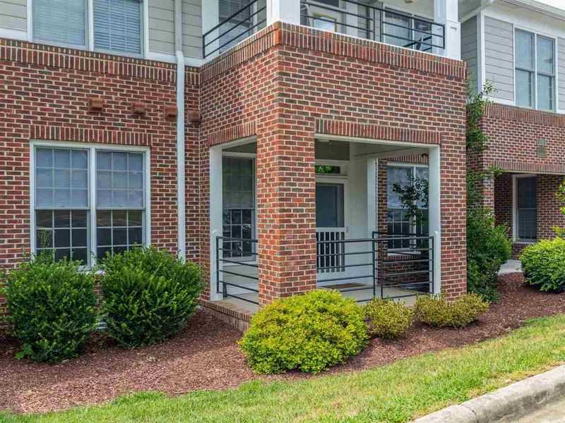 524 Aberdeen Dr #105, Chapel Hill, NC 27516