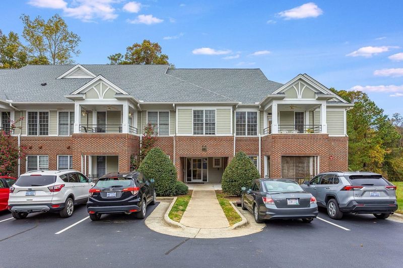 524 Aberdeen Dr #108, Chapel Hill, NC 27516