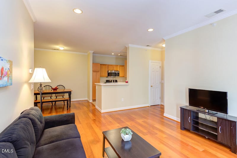 524 Aberdeen Dr #207, Chapel Hill, NC 27516