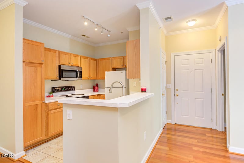 524 Aberdeen Dr #207, Chapel Hill, NC 27516