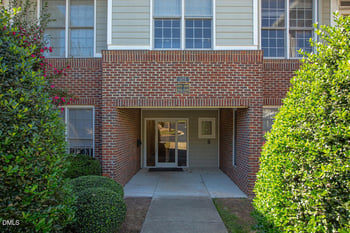 524 Aberdeen Dr #207, Chapel Hill, NC 27516