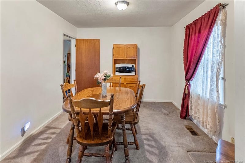 524 Anson Dr, Fayetteville, NC 28311