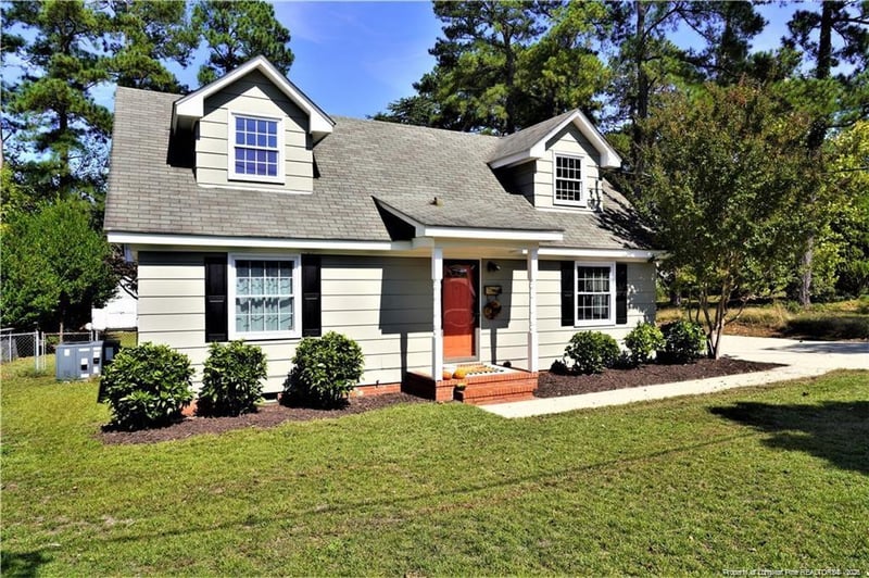 524 Country Club Dr, Fayetteville, NC 28301
