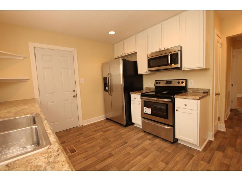 524 Delaware Ave, Burlington, NC 27217