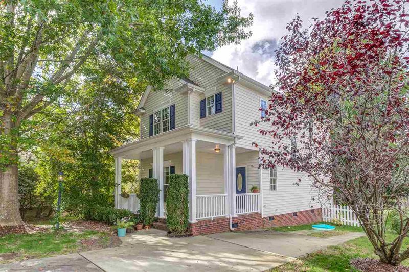 524 E Maple Ave, Holly Springs, NC 27540