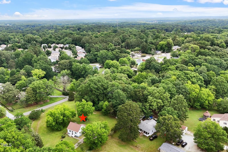 524 Occoneechee St, Hillsborough, NC 27278