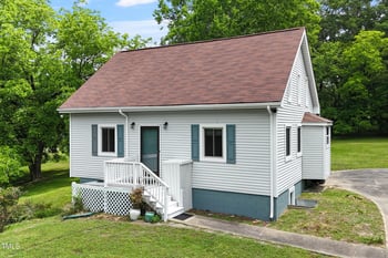 524 Occoneechee St, Hillsborough, NC 27278