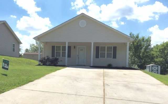 524 Smith St, Burlington, NC 27217
