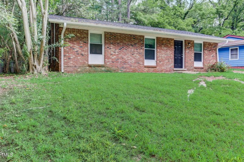524 Solar Dr, Raleigh, NC 27610