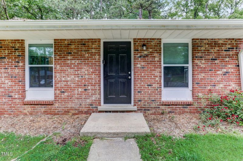 524 Solar Dr, Raleigh, NC 27610